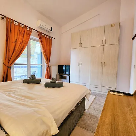 Maisonette * Akráta